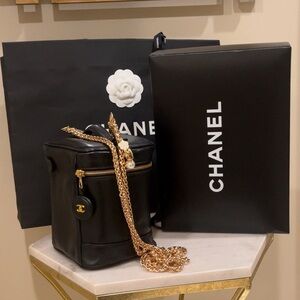 CHANEL COCO MARK MATTELLASSE LEATHER VANITY BAG TO CROSS BODY